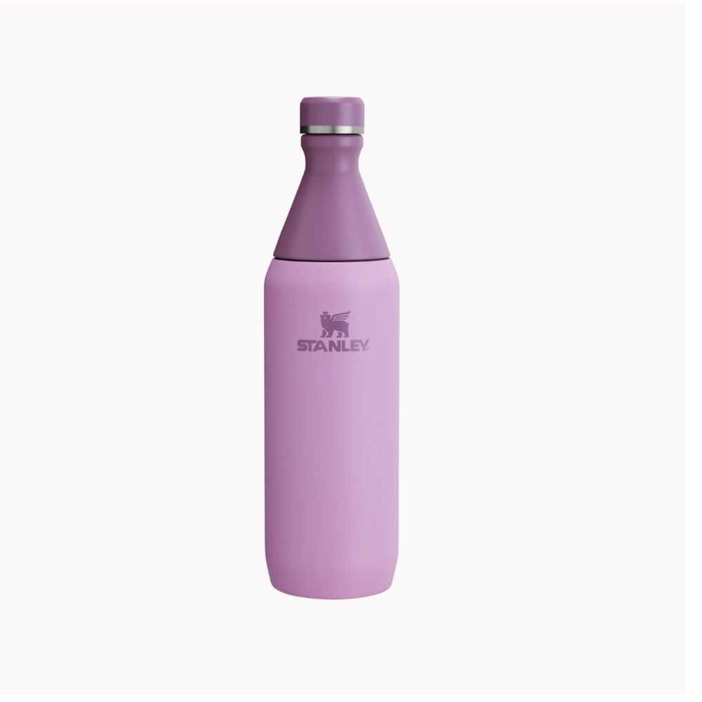Stanley ALL DAY SLIM BOTTLE | 20 OZ *NWT Lilac